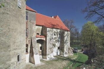 západní průčelí (© Miroslav Rybáček, 04/2007)