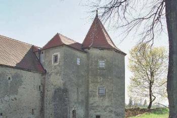 severozápadní nároží s věží (© Miroslav Rybáček, 04/2007)
