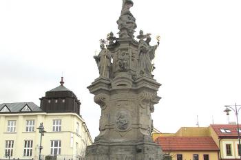 Mariánské sousoší na hlavním kladenském náměstí ( © Pavel Vítek 03/2015)
