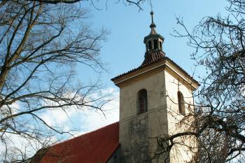 Kostel sv. Lukáše ve Svárově (© Jiří Špaček, 04/2015)