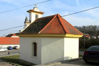 Kaple sv. Isidora v Jarpicích ( © Pavel Vítek 03/2015)