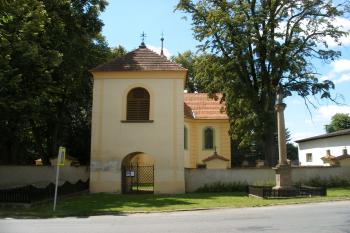 Olešná - kostel a zvonice (© Jiří Špaček, 08/2016)
