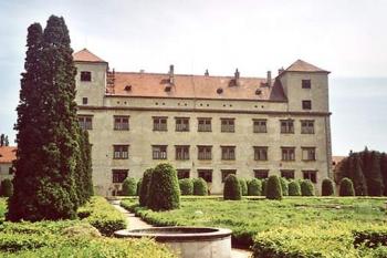 zahradní průčelí (2003 ©Luděk Pitter)