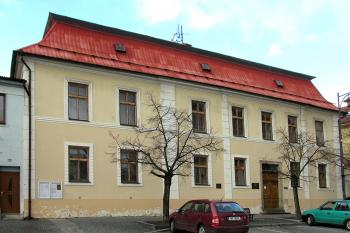 Budova arciděkanství v Kladně ( © Pavel Vítek 03/2015)