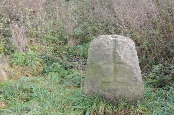 menhir  (© Marek Lipavský, 04/2015)