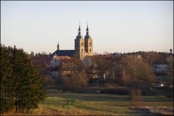 Klášter od kapličky (© Miroslav Spurný, 12/2006)