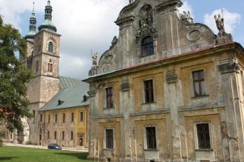 Prelatura a kostel od jihozápadu ( © Ivan Grisa 08/2009)