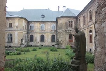 Nádvoří prelatury od severu ( © Ivan Grisa 08/2009)