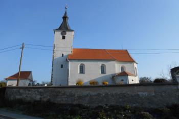 Pohled od jihu ( © Jan Večeřa 04/2015)