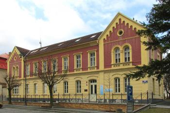 Budova bývalého velkostatku na náměstí Starosty Pavla v Kladně ( © Pavel Vítek 03/2015)