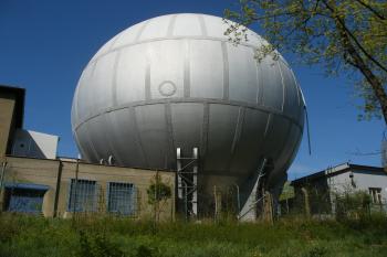 Libeňský plynojem (© Jiří Špaček, 04/2015)