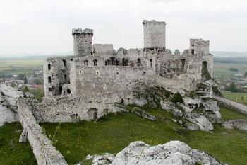 horní hrad od jihu ( © Pavel Zany Komárek 8/5/2004)
