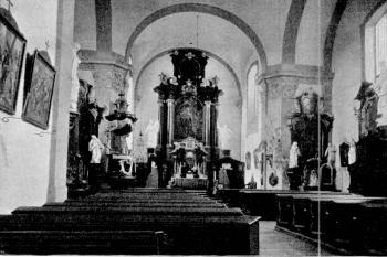 pohled z lodi do presbytáře na počátku 20. století (© Karel Hostaš, Ferdinand Vaněk: Soupis památek historických a uměleckých v Království Českém, sv. 25 Politický okres přeštický, Archaelogická komise při České akademii císaře Františka Josefa pro vědy, slovesnost a umění, Praha 1907)