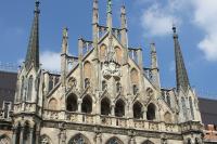 Neues Rathaus (Nová radnice)