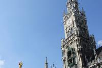 Neues Rathaus (Nová radnice)