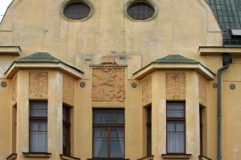 Okresní dům, později Společenský dům a nyní Středočeská vědecká knihovna v Kladně ( © Pavel Vítek 03/2015)
