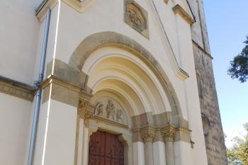 Novorománský portál (© Johannes Cladis, 09/2016)