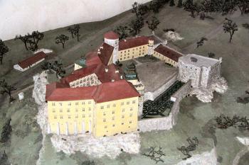 model současné podoby hradu-zámku ( © Pavel Zany Komárek 8.5. 2005)