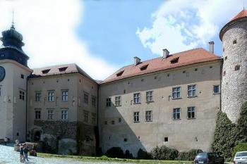 hlavní zámecké průčelí ( © Pavel Zany Komárek 9/5/2004)