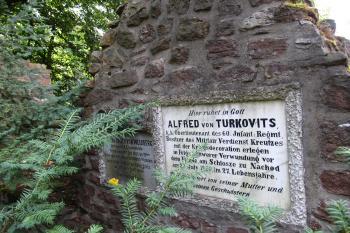 Hrob c.k. nadporučíka Alfreda von Turkovits (© Pavel  Vlach, 08/2014)