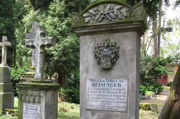 Hrobka velitele josefovské pevnosti c.k. polního podmaršála Maximiliana von Reisinger (1774-1848) (© Pavel  Vlach, 04/2014)