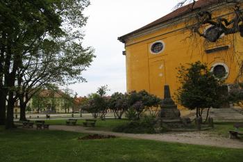 Pohled na kostel od radnice (© Pavel  Vlach, 04/2014)