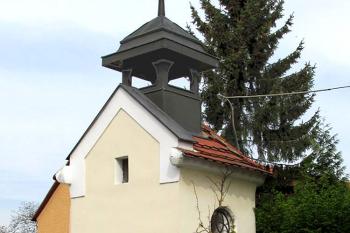 Kaple sv. Vojtěcha v Máslovicích ( © Pavel Vítek 04/2015)