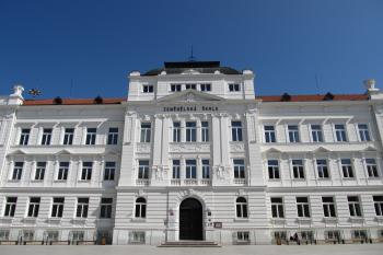 Hlavní průčelí zemědělské školy (© Pavel  Vlach, 05/2015)