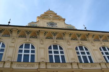 Detail fasády hlavního průčelí (© Pavel  Vlach, 05/2015)