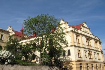 Pohled na sokolovnu z Budějovické ulice (© Pavel  Vlach, 05/2015)
