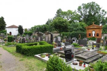 Východní část hřbitova s kaplí sv. Floriána (© Pavel  Vlach, 06/2014)