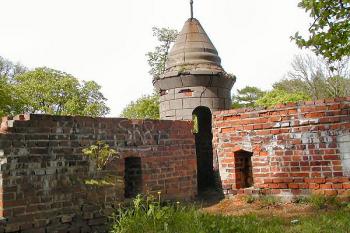 strážní věžička JZ bastionu ( © Pavel Zany Komárek 8/5/2004)