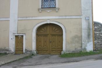 původní farský vstupní portál (© D Dohňanský, 02/2016)