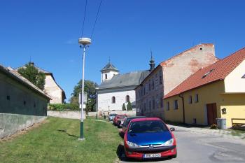 Pohled na pahorek ( © Ivo Rozehnal 08/2012)