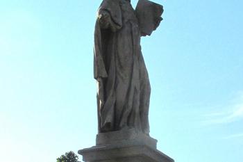Socha sv. Linharta na krajo obce Blatec u Olomouce. (© Pavel Vítek 09/2025)