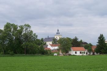Pohled na Vrahovice s nejstarší částí ( © Ivo Rozehnal 06/2015)