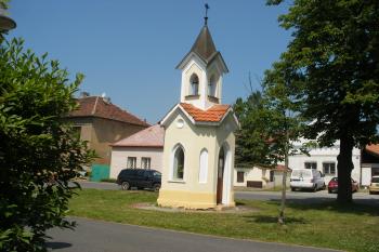 Kaple v Dušníkách (© Jiří Špaček, 06/2015)