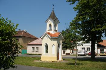 Kaple v Dušníkách (© Jiří Špaček, 06/2015)