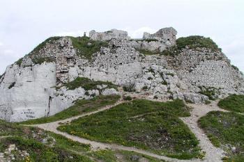 horní hrad od jihu ( © Pavel Zany Komárek 8/5/2004)