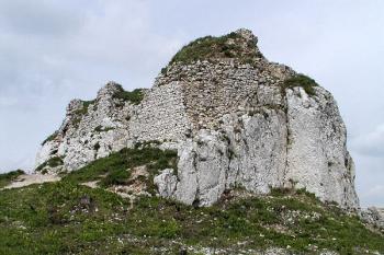 horní hrad od jihovýchodu ( © Pavel Zany Komárek 8/5/2004)