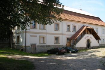 Šporkův mlýn u Stanovic (© Jiří Špaček, 07/2009)