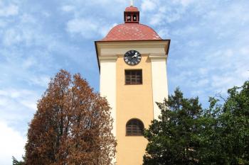 Věž kostela sv. Mikuláše (© Pavel  Vlach, 07/2015)