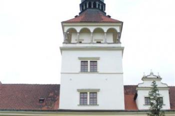 vstupní věž do zámku (© zdeněk komínek, 5/2009)