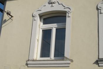 detail okenního ostění (© D Dohňanský, 10/2017)