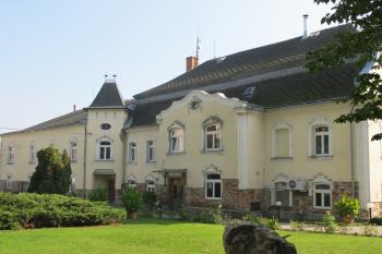 západní nádvorní průčelí (© D Dohňanský, 10/2017)