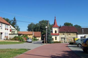 Náves ve Dlouhé Vsi (© Ivo Rozehnal 07/2015)