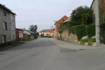 Pohled od návrší kostela na prostor jižní, tzv. Vyškovské brány (© Ivo Rozehnal 09/2015)