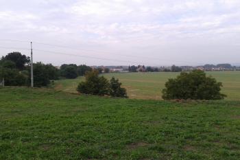 Od roku 1544 na místě mokřin vznikl Vítovský rybník, který městečko chránil od západu. (© Ivo Rozehnal 09/2015)
