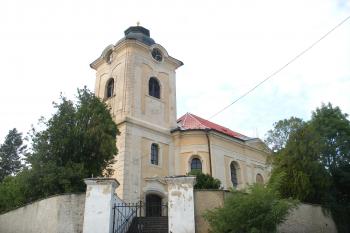 Mariánský kostel Počaply (© Jiří Špaček, 07/2015)