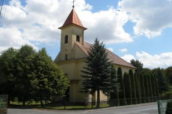 Kostel v Kařezu (© Jiří Špaček, 07/2015)